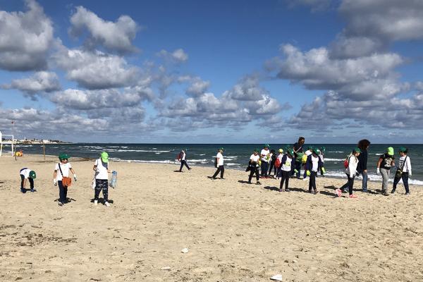 Collecting marine litter
