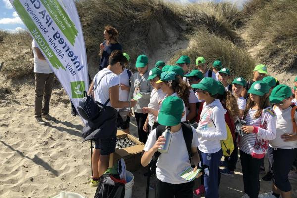 distributing aluminium flasks